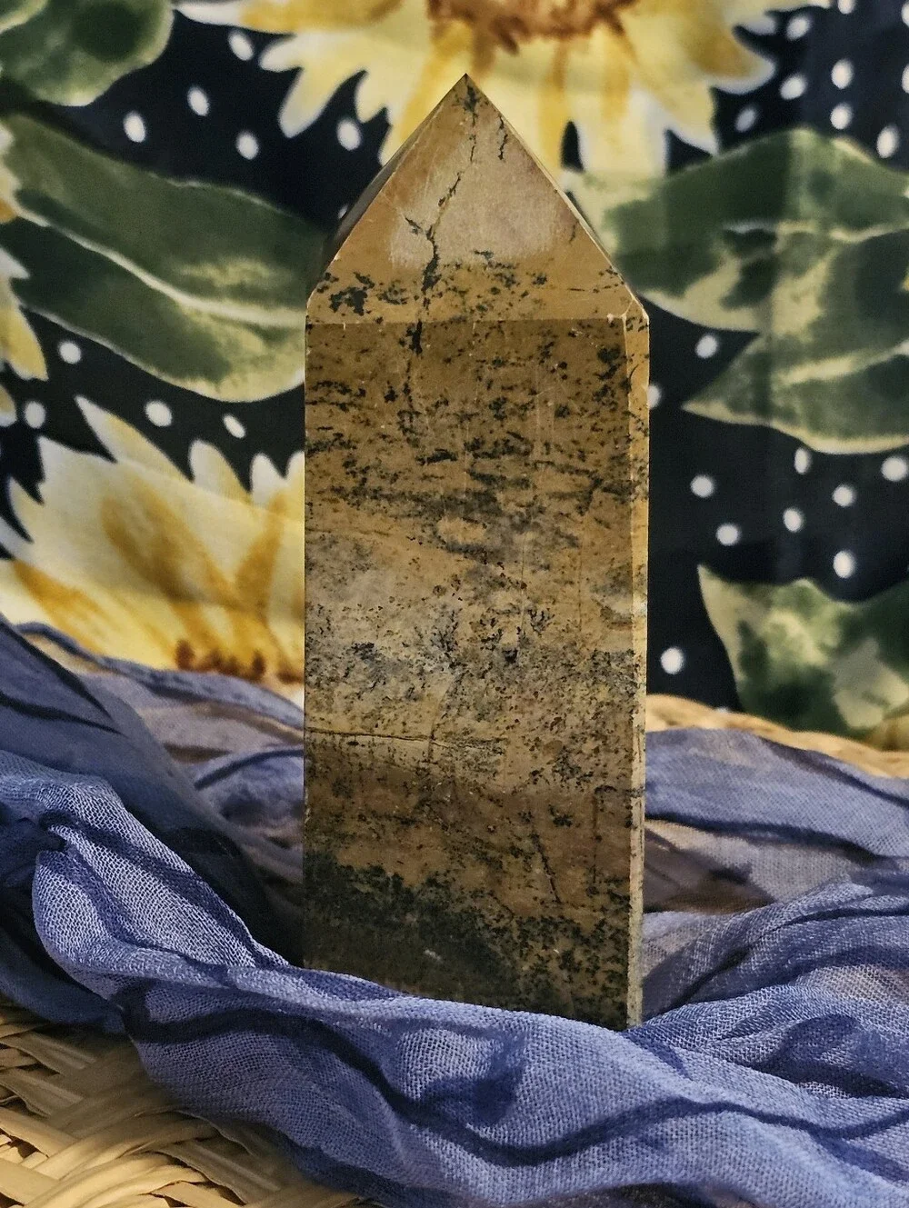 AAA-Grade Natural Picture Jasper Chunky Tower Dendritic Details Beautiful Decor